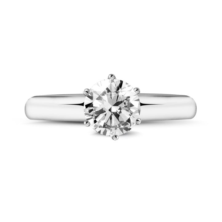 Anello solitario con diamante da 1,50 carati in platino con sei griffe