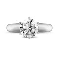 Anello solitario con diamante da 2,00 carati in oro bianco con sei griffe