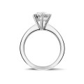 Anello solitario con diamante da 2,00 carati in platino con sei griffe