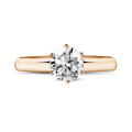 Anello solitario con diamante da 1,50 carati in oro rosso con sei griffe