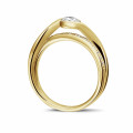 Anello con diamante solitario da 0,50 carati in oro giallo