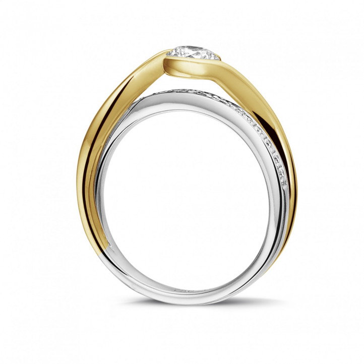 Anello con diamante solitario da 0,50 carati in oro bianco e giallo