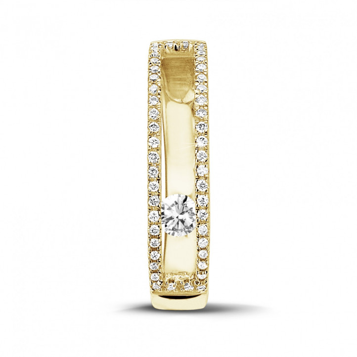 Anello da 0,25 carati in oro giallo con diamante rotondo fluttuante