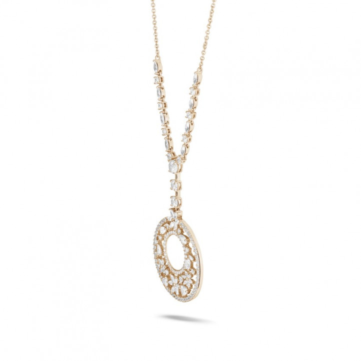 Collana da 7,70 carati in oro rosso con diamanti rotondi, marquise, a goccia e a forma di cuore
