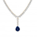 Collana con diamanti sfumati da 21,30 carati in oro rosso con zaffiro a forma di pera