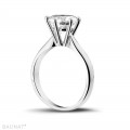 Anello solitario con diamante da 2,50 carati in oro bianco
