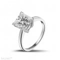 Anello solitario da 3,00 carati in oro bianco con diamante princess