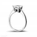 Anello solitario da 2,50 carati in oro bianco con diamante princess