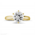 Anello solitario con diamante da 2,50 carati in oro giallo
