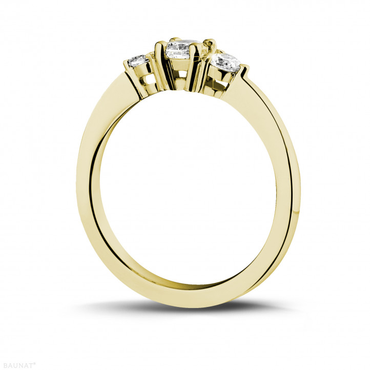 Anello trilogy da 0,45 carati in oro giallo con diamanti rotondi