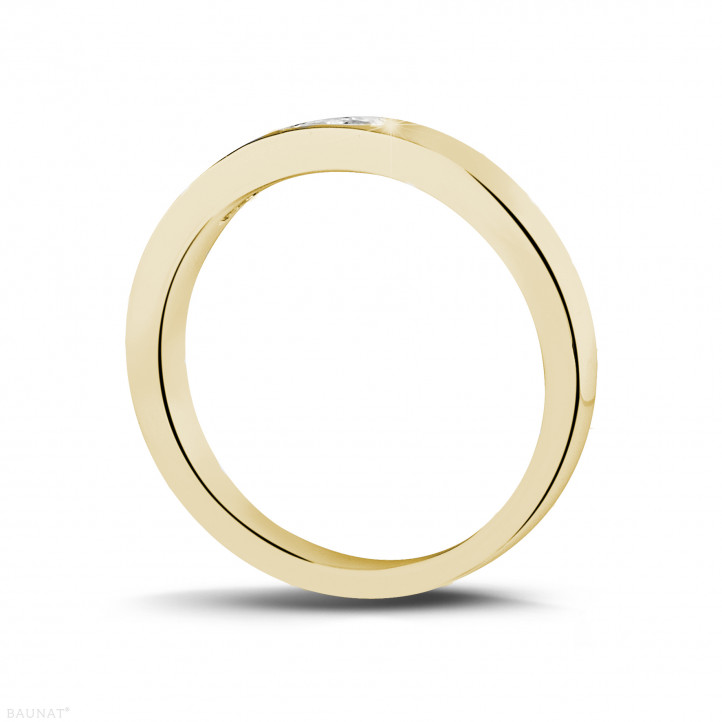 Anello eternity in oro giallo con diamanti princess da 0,30 carati