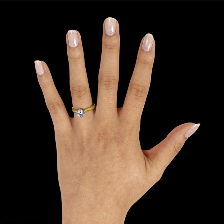 Anello solitario con diamante da 0,90 carati in oro giallo