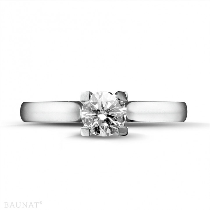 Anello solitario con diamante da 0,50 carati in platino