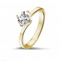 Anello solitario con diamante da 0,90 carati in oro giallo