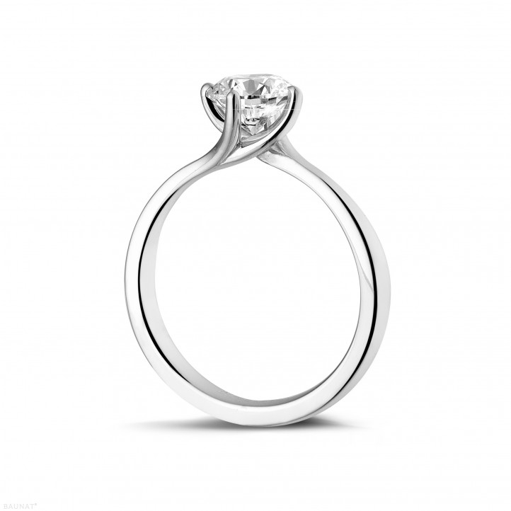 Anello solitario con diamante da 0,90 carati in platino