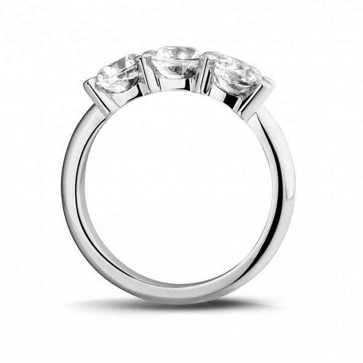 2.플래티넘 05캐럿 트릴로지 링, 라운드 다이아몬드 세팅