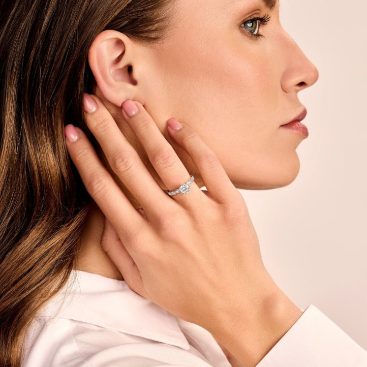 1.25캐럿 솔리테어 스태커블 링, 플래티넘, 라운드 다이아몬드 세팅, 후작부인 디자인