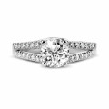 0.90캐럿 솔리테어 링, 플래티넘, 사이드 다이아몬드 세팅