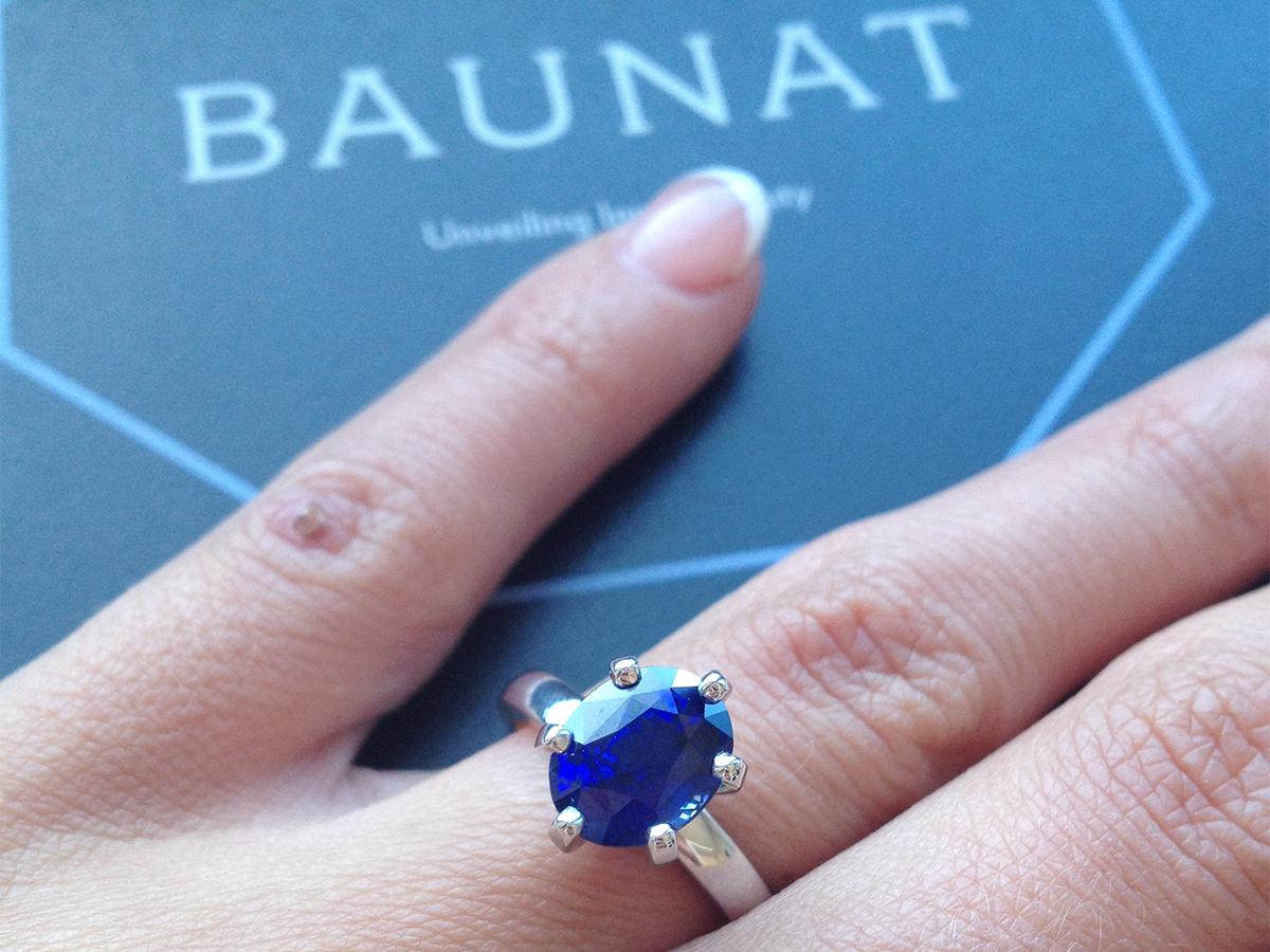Ring met solitaire blauwe saffier. - BAUNAT