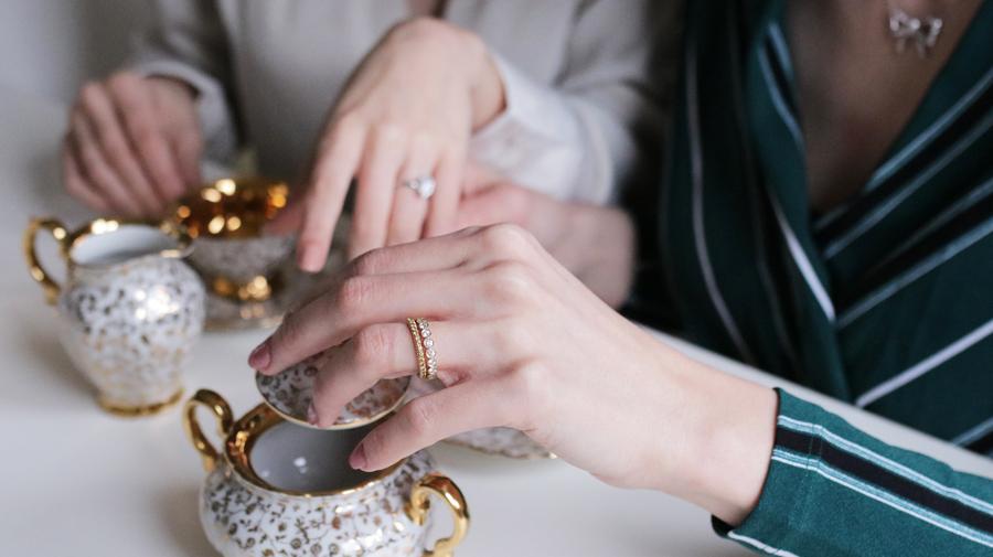 Trendy stackable eternity rings with diamonds by BAUNAT. Click on the image to view the whole collection. 