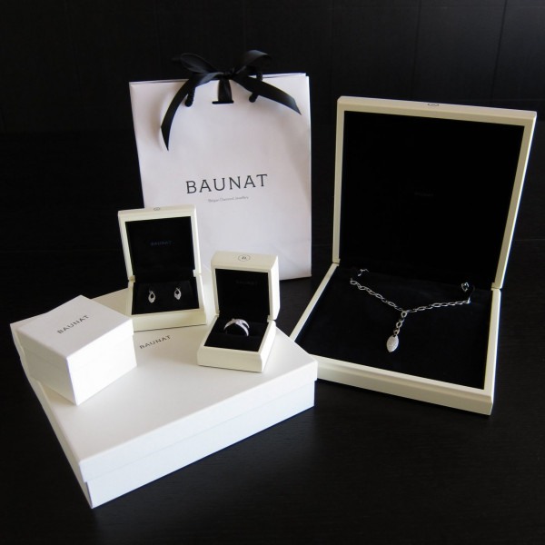 Your BAUNAT gift will always be sent in an exclusive gift box