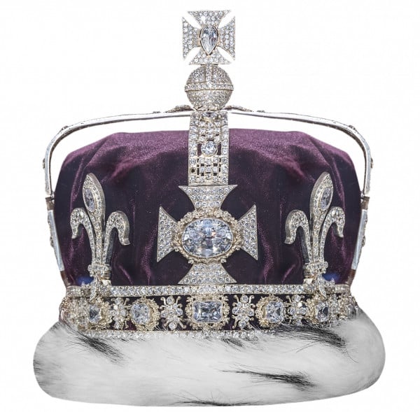 镶在王冠上的 Koh-i-Noor 钻石。