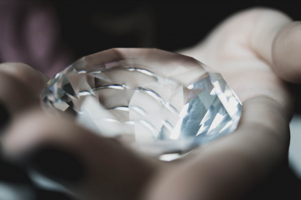 De Beers 钻石收藏中的世纪之钻复制品。
