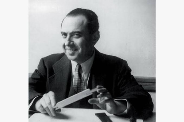 Il famoso tagliatore di diamanti di Anversa Marcel Tolkowsky, da cui prende il nome il taglio Tolkowsky.
