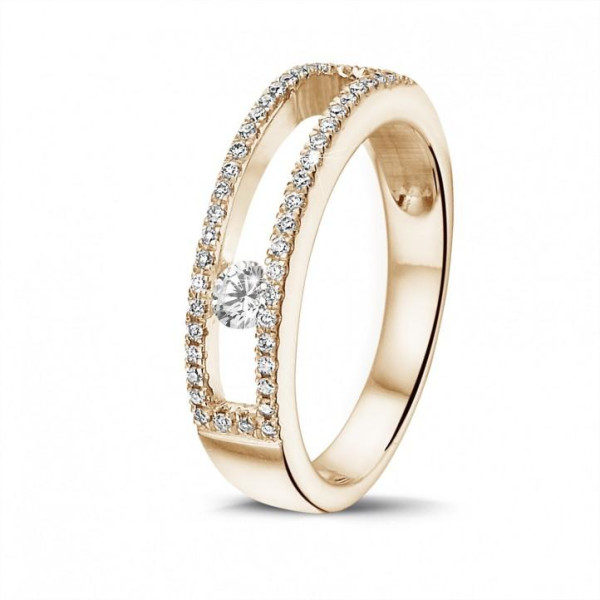 Ring with floating diamond