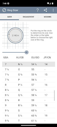mobile app displaying the size of a ring on a smartphone screen, illustrating its functionality for measuring ring size