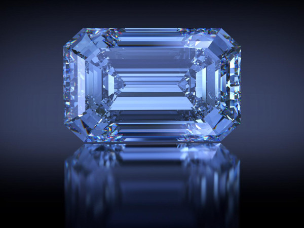 The Oppenheimer Blue: one of the most famous diamonds in the world. - BAUNAT - The exquisite Oppenheimer Blue diamond, an emerald cut gem, among the most expensive diamonds globally