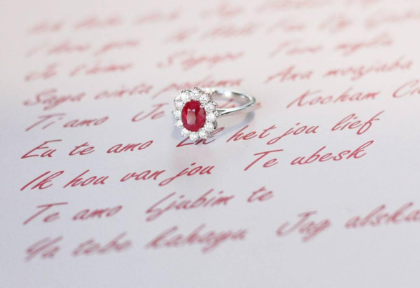 A red ruby ring from BAUNAT on a love letter