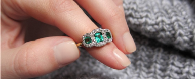 Vibration ring with emeralds - BAUNAT