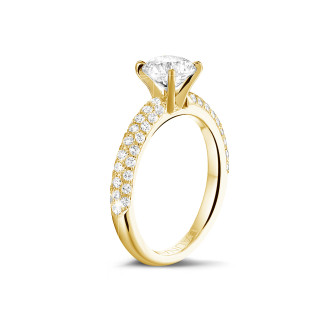 Tektaş yüzük - 1.50 karat tektaş yüzük (yarım set) sarı altın, yanları pırlantalı