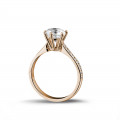 1.50 karat kırmızı altından yanları pırlantalı tektaş pırlanta yüzük