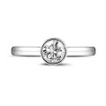 2.beyaz altından yuvarlak pırlantalı 50 karat tektaş yüzük