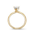 2.00Ct armut pırlantalı sarı altın tektaş yüzük