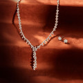 7.00 karat kırmızı altın, yuvarlak ve markiz pırlantalı kolye