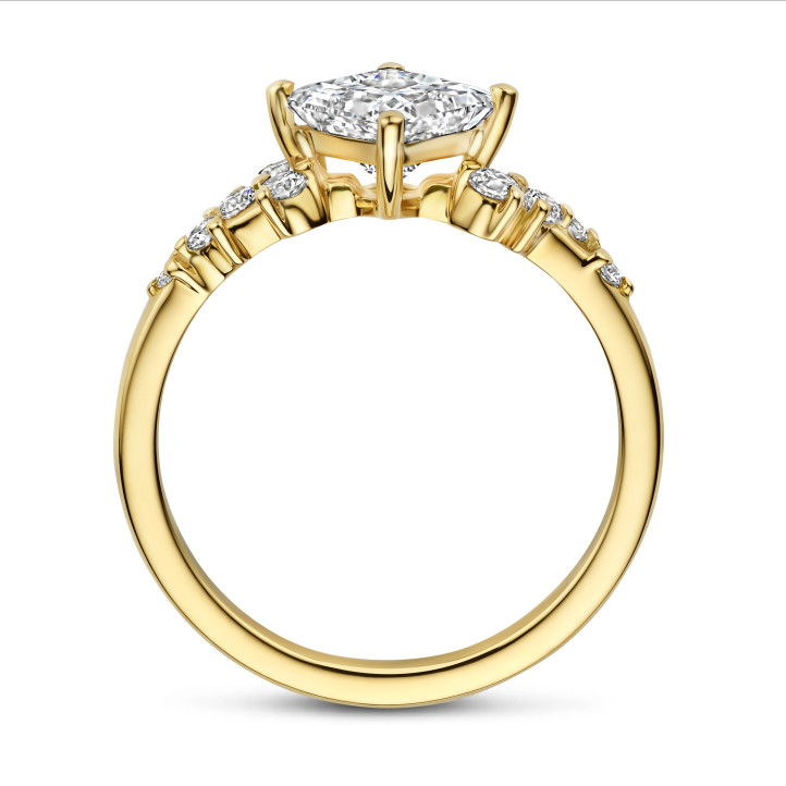 1.50 karat sarı altın solitaire cluster yüzük. prenses kesim pırlanta
