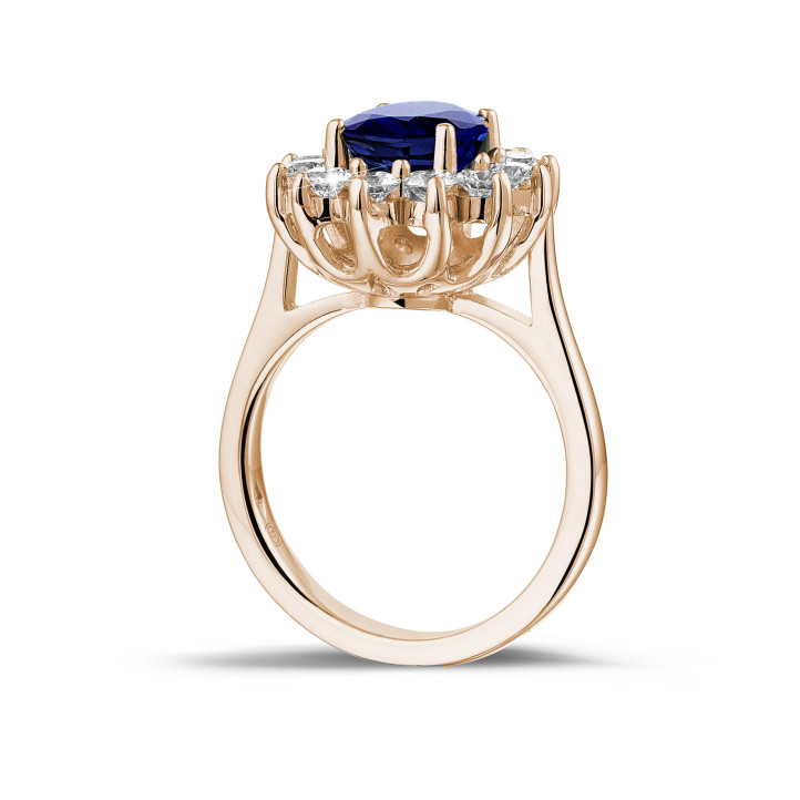 Oval safir ve yuvarlak pırlantalı kırmızı altın Entourage yüzük