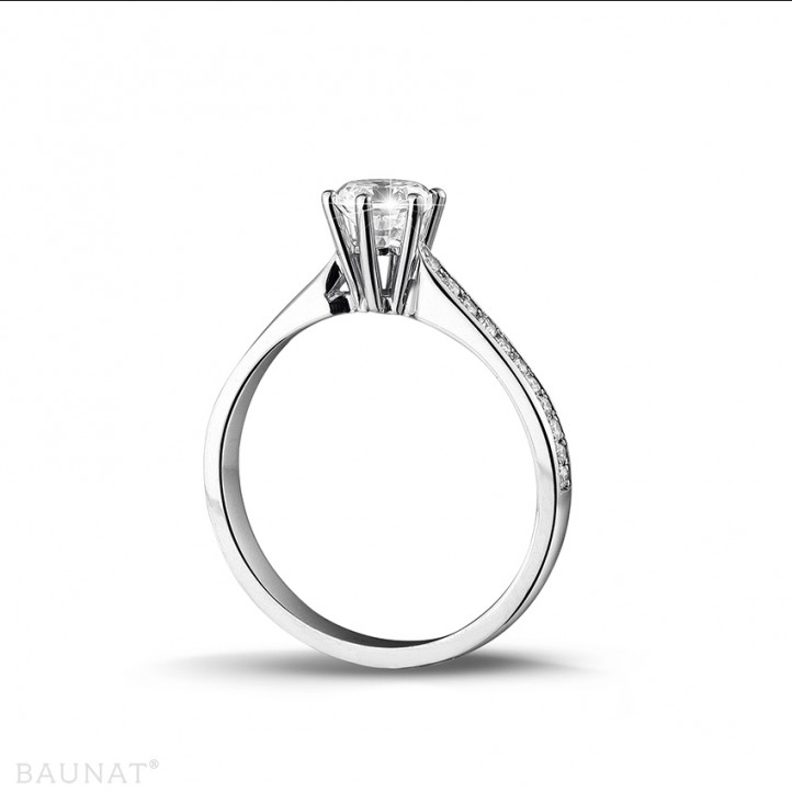 0.50 karat platin tektaş pırlanta yüzük, yan pırlantalı