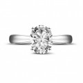 1.90 karat platin oval pırlantalı tektaş yüzük