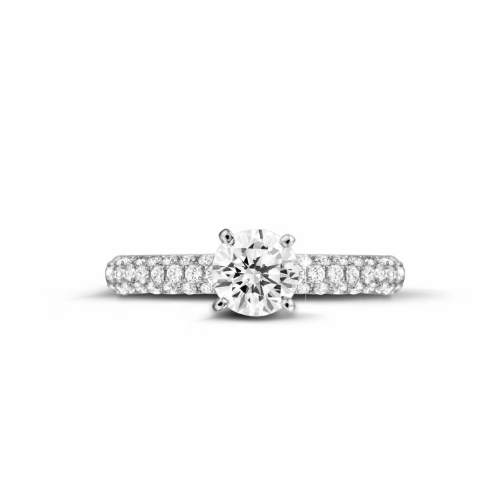 0.90 karat tektaş yüzük (yarım set) beyaz altın, yanları pırlantalı