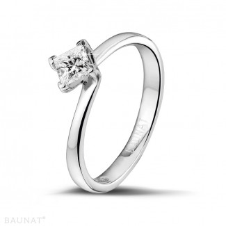 0.50 karat prenses pırlantalı beyaz altın tektaş yüzük