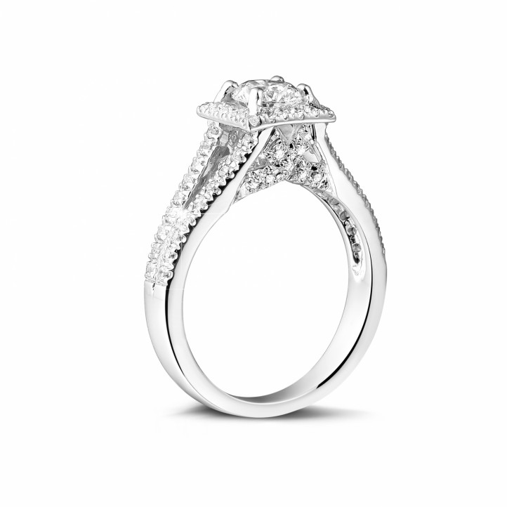 0.70克拉白金单钻戒指 - 戒托群镶小钻