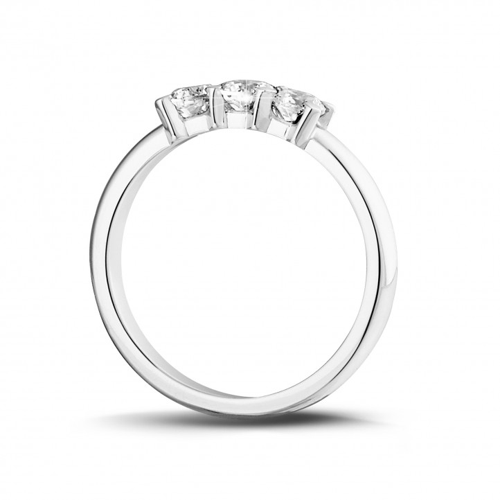 爱情三部曲0.50克拉三钻铂金戒指