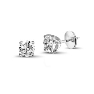 
                                                4.00 克拉