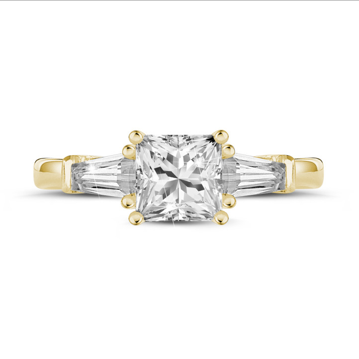 1.50 克拉黄金三钻戒指，镶嵌公主方钻和梯形钻石