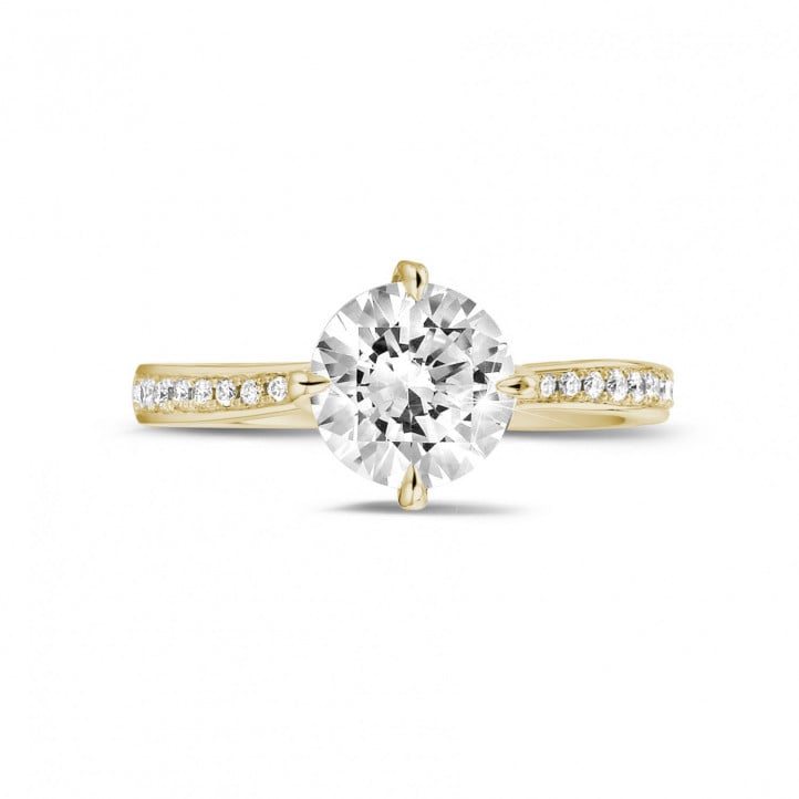1.50克拉黄金单钻戒指 - 戒托群镶小钻