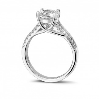 钻石戒指 - 1.50克拉铂金单钻戒指 - 戒托群镶小钻